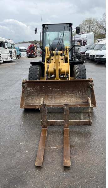 Caterpillar 908 M Klappschaufel+Pal.gabel Schnellwechsl. 908 M 4x4 Klappschaufel+Pal.gabel Schnellwechsl. - Máy xúc lật bánh lốp: hình 4 Caterpillar 908 M Klappschaufel+Pal.gabel Schnellwechsl. 908 M 4x4 Klappschaufel+Pal.gabel Schnellwechsl. - Máy xúc lật bánh lốp: hình 4