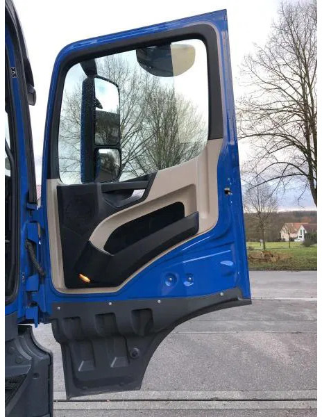 Xe đầu kéo Mercedes-Benz Actros 1845 LS LOW MEGA Streamspace Intarder: hình 10 Xe đầu kéo Mercedes-Benz Actros 1845 LS LOW MEGA Streamspace Intarder: hình 10