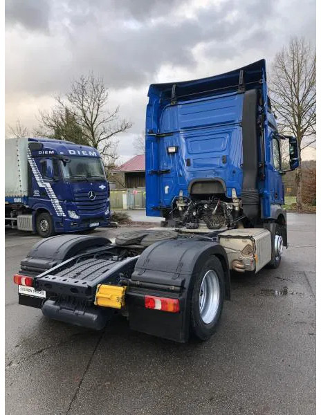 Xe đầu kéo Mercedes-Benz Actros 1845 LS LOW MEGA Streamspace Intarder: hình 6 Xe đầu kéo Mercedes-Benz Actros 1845 LS LOW MEGA Streamspace Intarder: hình 6