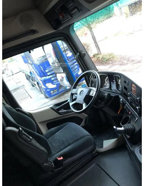 Xe đầu kéo Mercedes-Benz Actros 1845 LS LOW MEGA Streamspace Intarder: hình 17 Xe đầu kéo Mercedes-Benz Actros 1845 LS LOW MEGA Streamspace Intarder: hình 17