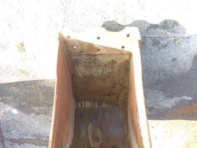 CATERPILLAR 430mm - Type Tractopelle - Gầu máy xúc: hình 2 CATERPILLAR 430mm - Type Tractopelle - Gầu máy xúc: hình 2