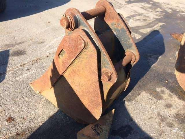 CATERPILLAR 430mm - Type Tractopelle - Gầu máy xúc: hình 4 CATERPILLAR 430mm - Type Tractopelle - Gầu máy xúc: hình 4