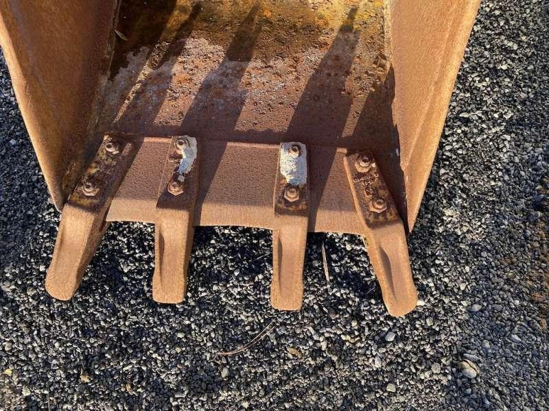 CATERPILLAR 570mm - type tractopelle - Gầu máy xúc: hình 2 CATERPILLAR 570mm - type tractopelle - Gầu máy xúc: hình 2