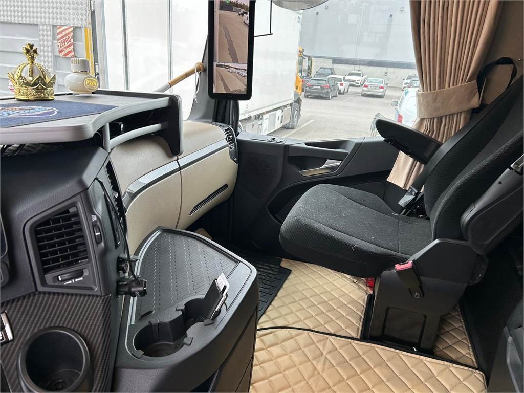 Xe tải đẳng nhiệt Mercedes-Benz Actros L 3558: hình 18