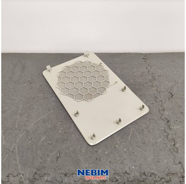Volvo Volvo - 82382234 - Luidsprekergrille rechts - Phụ tùng cho Xe tải: hình 2 Volvo Volvo - 82382234 - Luidsprekergrille rechts - Phụ tùng cho Xe tải: hình 2