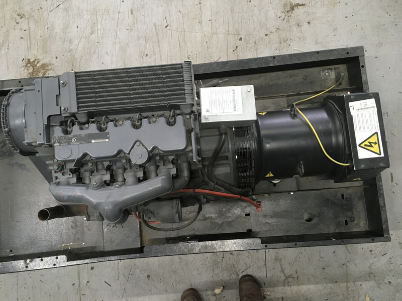 Deutz BF4L2011 GENERATOR 40KVA NEW - Bộ phát điện: hình 5 Deutz BF4L2011 GENERATOR 40KVA NEW - Bộ phát điện: hình 5