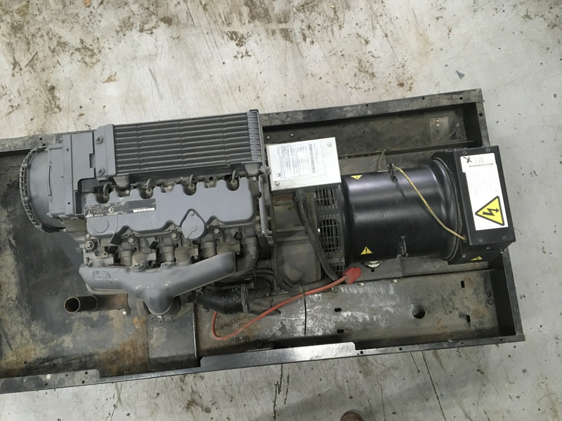 Deutz BF4L2011 GENERATOR 40KVA NEW - Bộ phát điện: hình 5 Deutz BF4L2011 GENERATOR 40KVA NEW - Bộ phát điện: hình 5