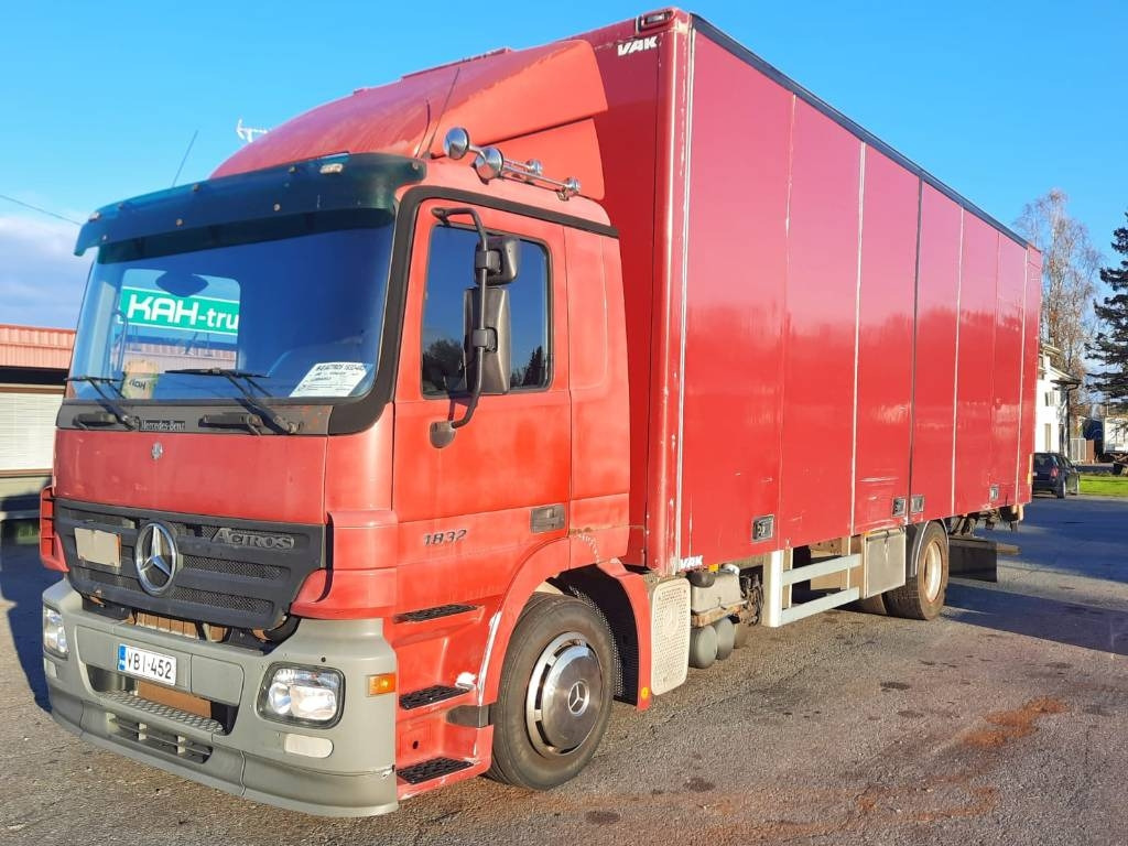 Mercedes-Benz Actros 1832 - Xe tải hộp: hình 1 Mercedes-Benz Actros 1832 - Xe tải hộp: hình 1