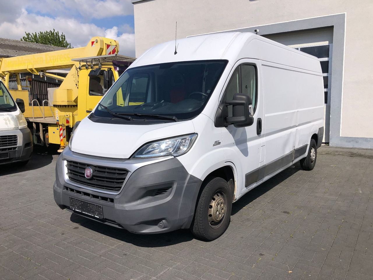 Fiat Ducato 2,3 JTD, 35 130 L4H2 RS: 4035 mm - Xe van chở hàng: hình 3 Fiat Ducato 2,3 JTD, 35 130 L4H2 RS: 4035 mm - Xe van chở hàng: hình 3
