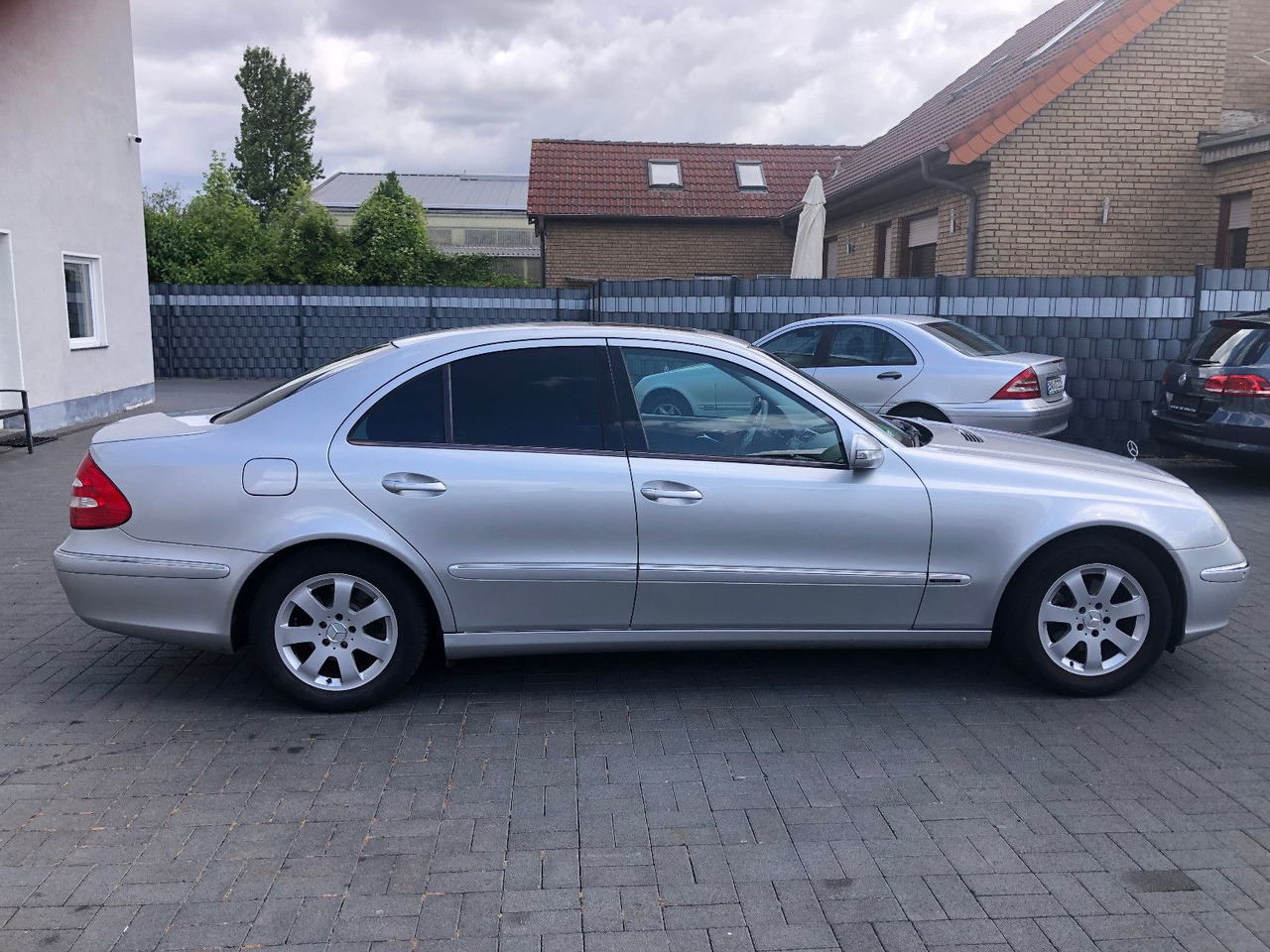 Mercedes-Benz E 240 E -Klasse Lim. Elegance - Sedan: hình 5 Mercedes-Benz E 240 E -Klasse Lim. Elegance - Sedan: hình 5