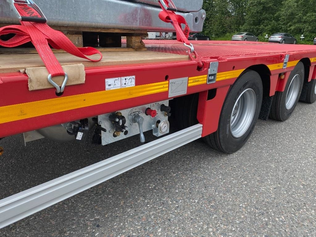 Faymonville Max Trailer, Max100 4AU - Sơ mi rơ moóc thùng thấp: hình 4 Faymonville Max Trailer, Max100 4AU - Sơ mi rơ moóc thùng thấp: hình 4