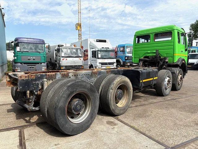 Mercedes-Benz SK 3335K 8x4 FULL STEEL CHASSIS (ZF16 MANUAL GEARBOX / RETARDER / FULL STEEL SUSPENSION / REDUCTION AXLES) - Xe tải khung gầm: hình 3 Mercedes-Benz SK 3335K 8x4 FULL STEEL CHASSIS (ZF16 MANUAL GEARBOX / RETARDER / FULL STEEL SUSPENSION / REDUCTION AXLES) - Xe tải khung gầm: hình 3