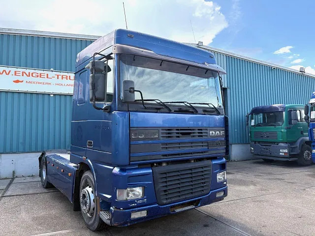 DAF 95.380 XF SPACECAB (EURO 2 / ZF16 MANUAL GEARBOX / HYDRAULIC KIT / P.T.O. / SIDE SKIRTS / AIRCONDITIONING) - Xe đầu kéo: hình 2 DAF 95.380 XF SPACECAB (EURO 2 / ZF16 MANUAL GEARBOX / HYDRAULIC KIT / P.T.O. / SIDE SKIRTS / AIRCONDITIONING) - Xe đầu kéo: hình 2