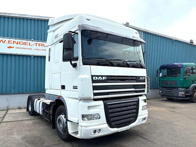 DAF XF 105.460 SPACECAB (ZF16 MANUAL GEARBOX / MX-BRAKE / 870+430 LITER TANK / FRIDGE / AIRCONDITIONING) - Xe đầu kéo: hình 2 DAF XF 105.460 SPACECAB (ZF16 MANUAL GEARBOX / MX-BRAKE / 870+430 LITER TANK / FRIDGE / AIRCONDITIONING) - Xe đầu kéo: hình 2