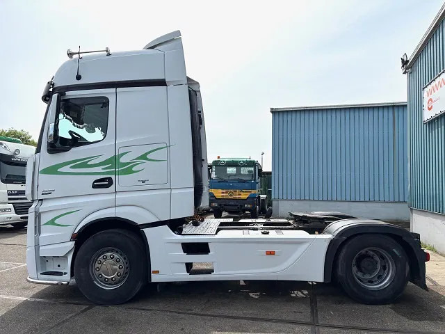 Mercedes-Benz Actros 1845 LS BIGSPACE (RETARDER / EURO 5 / TELLIGENT GEARBOX / FULL SPOILERSET / 2x DIESELTANK / AIRCONDITIONING) - Xe đầu kéo: hình 5 Mercedes-Benz Actros 1845 LS BIGSPACE (RETARDER / EURO 5 / TELLIGENT GEARBOX / FULL SPOILERSET / 2x DIESELTANK / AIRCONDITIONING) - Xe đầu kéo: hình 5
