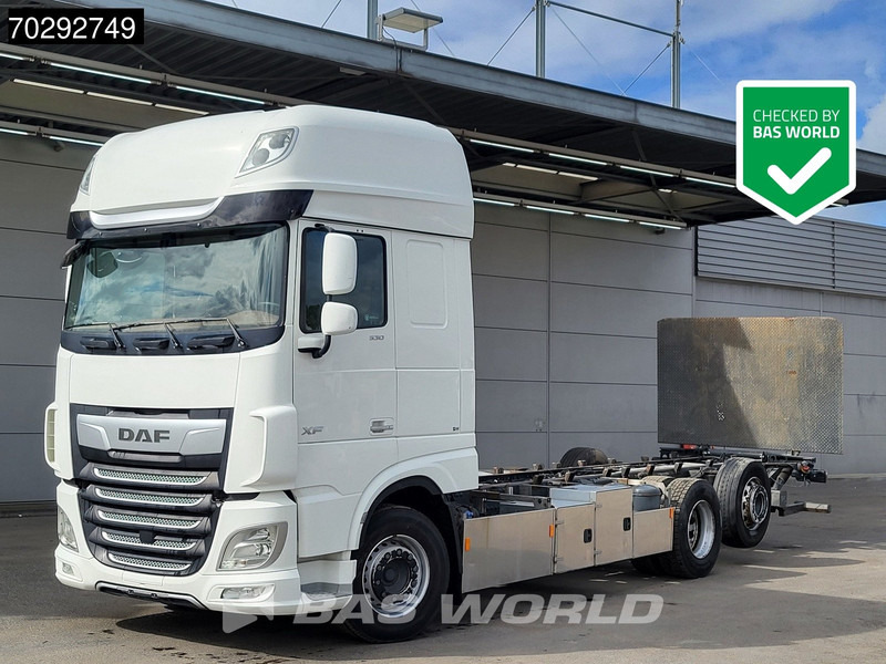 DAF XF 530 XF 6X2 2000kg Ladebordwand Lift+Steering-Axle Navi ACC Euro 6 - Xe tải khung gầm: hình 1 DAF XF 530 XF 6X2 2000kg Ladebordwand Lift+Steering-Axle Navi ACC Euro 6 - Xe tải khung gầm: hình 1