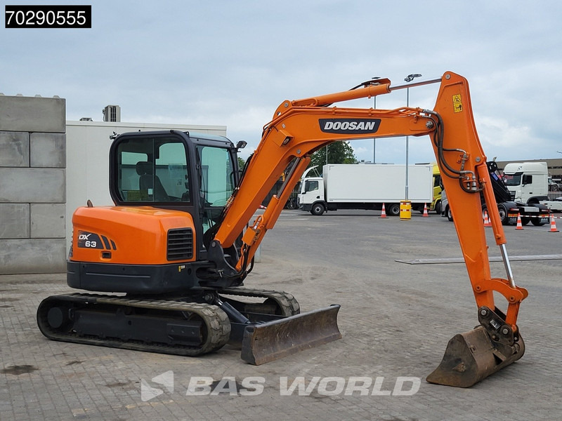 Máy xúc mini Doosan DX63-3 3 BUCKETS - A/C: hình 6