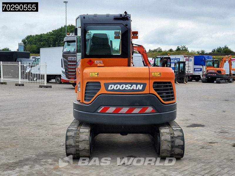 Máy xúc mini Doosan DX63-3 3 BUCKETS - A/C: hình 5