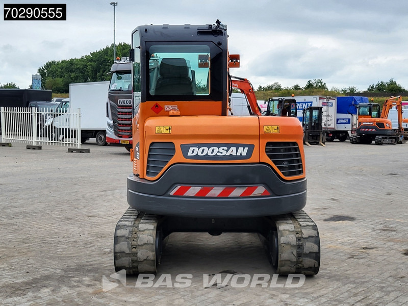 Doosan DX63-3 - Máy xúc mini: hình 5 Doosan DX63-3 - Máy xúc mini: hình 5