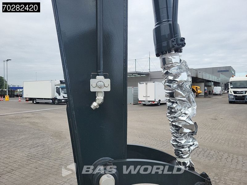 Máy xúc bánh xích mới Hyundai HX130 N A/C: hình 12 Máy xúc bánh xích mới Hyundai HX130 N A/C: hình 12