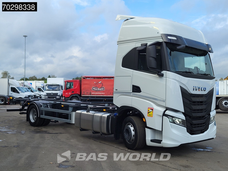 Iveco S-Way 460 4X2 NEW !! BDF Automatic Full air ACC Led Euro 6 - Xe chở container/ Xe tải hoán đổi thân: hình 3 Iveco S-Way 460 4X2 NEW !! BDF Automatic Full air ACC Led Euro 6 - Xe chở container/ Xe tải hoán đổi thân: hình 3