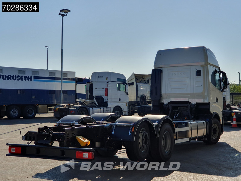 Iveco S-Way 490 6X2 NEW chassis! Retarder Standklima Lift+lenkasche PTO preparation LED Navi ACC Euro 6 - Xe tải khung gầm: hình 5 Iveco S-Way 490 6X2 NEW chassis! Retarder Standklima Lift+lenkasche PTO preparation LED Navi ACC Euro 6 - Xe tải khung gầm: hình 5