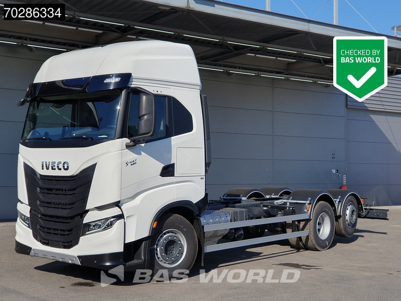 Iveco S-Way 490 6X2 NEW chassis! Retarder Standklima Lift+lenkasche PTO preparation LED Navi ACC Euro 6 - Xe tải khung gầm: hình 1 Iveco S-Way 490 6X2 NEW chassis! Retarder Standklima Lift+lenkasche PTO preparation LED Navi ACC Euro 6 - Xe tải khung gầm: hình 1
