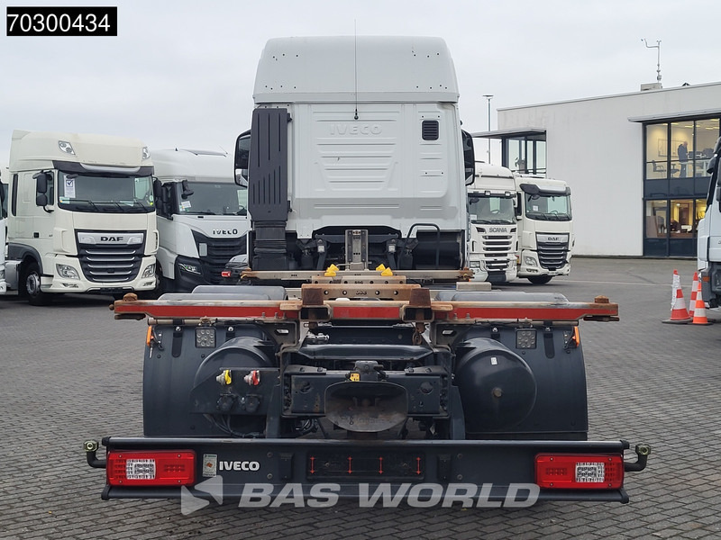 Iveco S-Way 510 6X2 Retarder Full Air Lift Axle BDF Euro 6 - Xe chở container/ Xe tải hoán đổi thân: hình 5 Iveco S-Way 510 6X2 Retarder Full Air Lift Axle BDF Euro 6 - Xe chở container/ Xe tải hoán đổi thân: hình 5