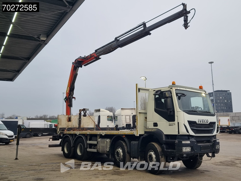 Iveco Trakker 360 8X4 Palfinger PK20001 Kran Retarder Big-Axle Steelsuspension Euro 6 - Xe tải thùng lửng/ Phẳng, Xe cẩu tự hành: hình 3 Iveco Trakker 360 8X4 Palfinger PK20001 Kran Retarder Big-Axle Steelsuspension Euro 6 - Xe tải thùng lửng/ Phẳng, Xe cẩu tự hành: hình 3