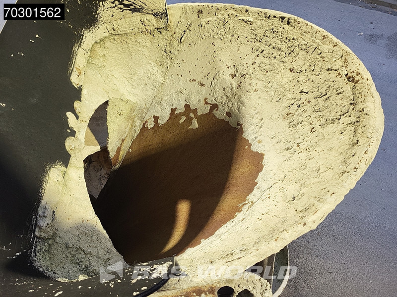 Mercedes-Benz Axor 3240 8X4 9m3 Liebherr mixer Steel suspension Manual Euro 5 - Xe trộn bê tông: hình 5 Mercedes-Benz Axor 3240 8X4 9m3 Liebherr mixer Steel suspension Manual Euro 5 - Xe trộn bê tông: hình 5