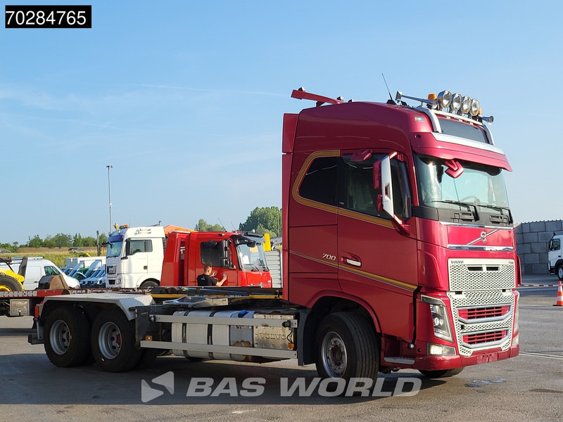 Volvo FH16 700 FH16 6X4 Full Air 20t Hook Xenon Euro 5 - Xe tải nâng móc: hình 5 Volvo FH16 700 FH16 6X4 Full Air 20t Hook Xenon Euro 5 - Xe tải nâng móc: hình 5
