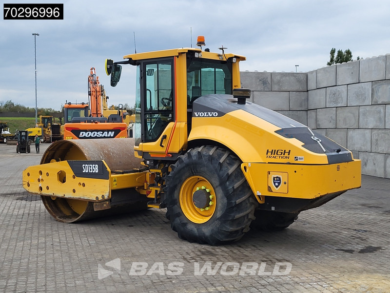 Volvo SD135 B A/C - Máy lăn: hình 2 Volvo SD135 B A/C - Máy lăn: hình 2