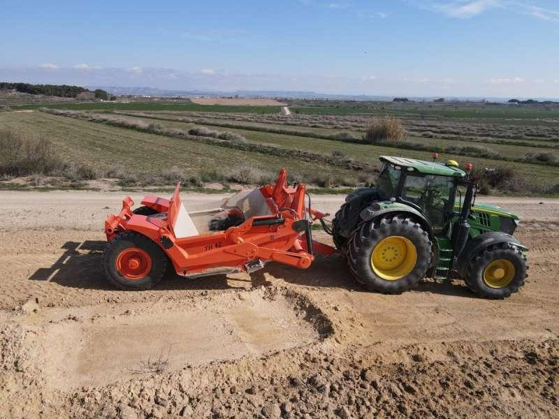 Agrotécnica TH42 - Máy cào: hình 3 Agrotécnica TH42 - Máy cào: hình 3