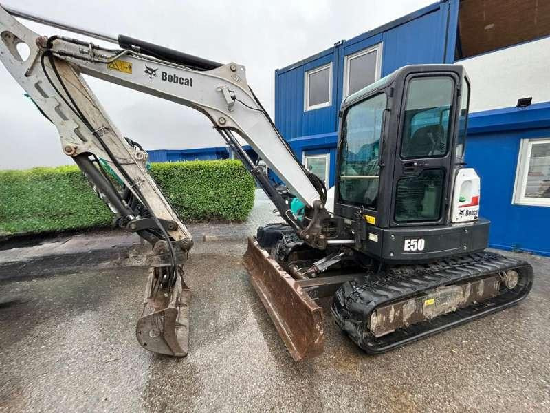 Bobcat E50 - Máy xúc mini: hình 4 Bobcat E50 - Máy xúc mini: hình 4