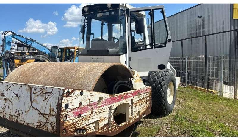 Bomag BW219 DH-4 - Xe lu kết hợp: hình 2 Bomag BW219 DH-4 - Xe lu kết hợp: hình 2