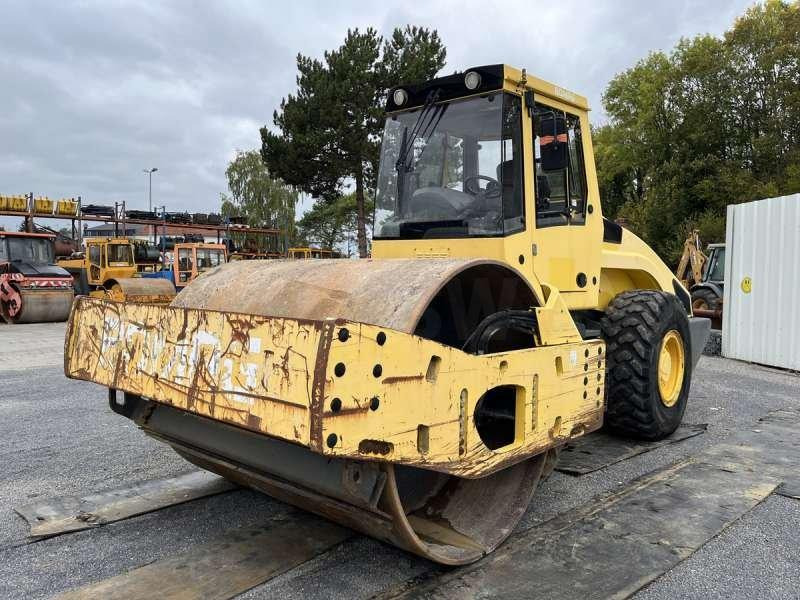 Bomag BW219DH4 - Xe lu kết hợp: hình 2 Bomag BW219DH4 - Xe lu kết hợp: hình 2