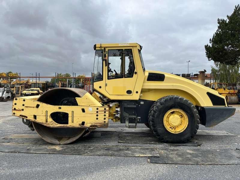 Bomag BW219DH4 - Xe lu kết hợp: hình 4 Bomag BW219DH4 - Xe lu kết hợp: hình 4