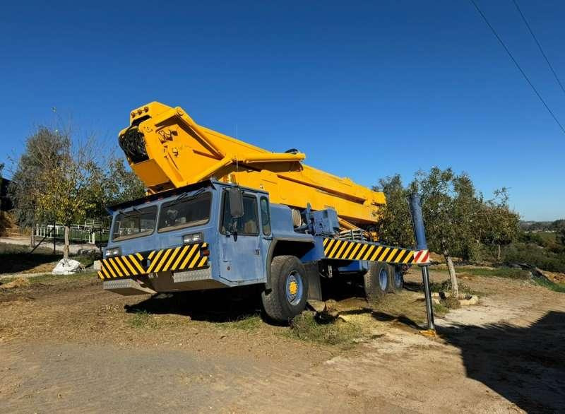CONDOR 125/S - Cẩu bánh lốp: hình 1 CONDOR 125/S - Cẩu bánh lốp: hình 1