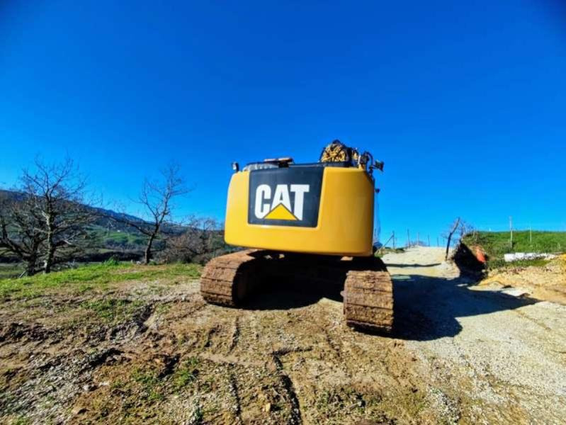 Caterpillar 320E LRR - Máy xúc bánh xích: hình 4 Caterpillar 320E LRR - Máy xúc bánh xích: hình 4