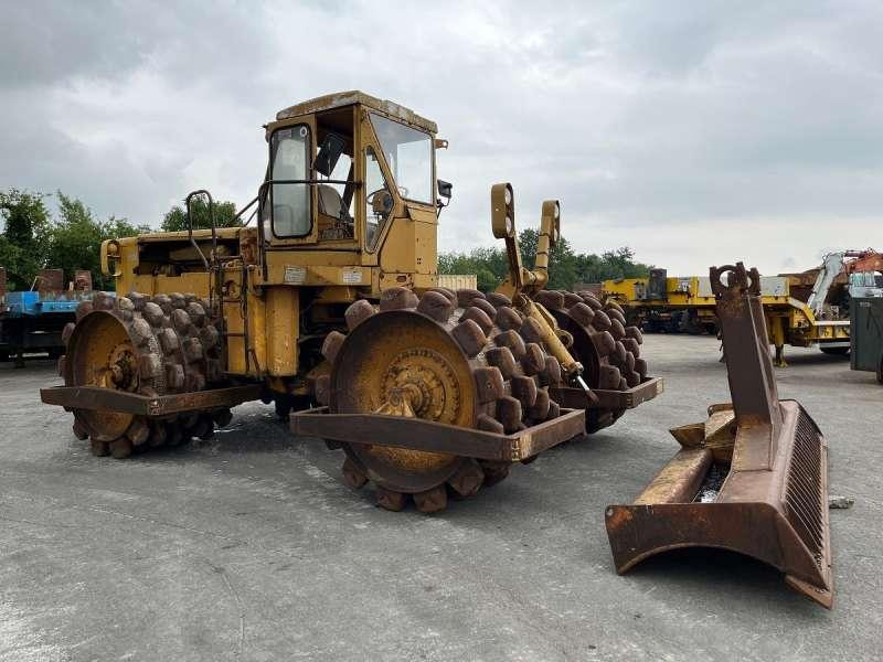 Caterpillar 825 + porte engins - Máy đầm: hình 2 Caterpillar 825 + porte engins - Máy đầm: hình 2