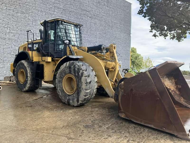 Caterpillar 966M - Máy xúc lật bánh lốp: hình 3 Caterpillar 966M - Máy xúc lật bánh lốp: hình 3