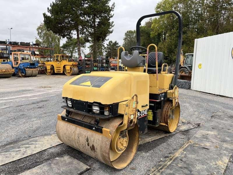 Caterpillar CB-224E - Máy lăn đường: hình 2 Caterpillar CB-224E - Máy lăn đường: hình 2