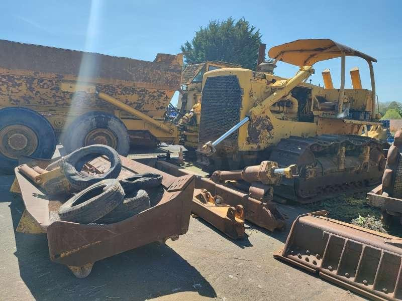Caterpillar D8K + Porte Engins - Máy ủi: hình 2 Caterpillar D8K + Porte Engins - Máy ủi: hình 2
