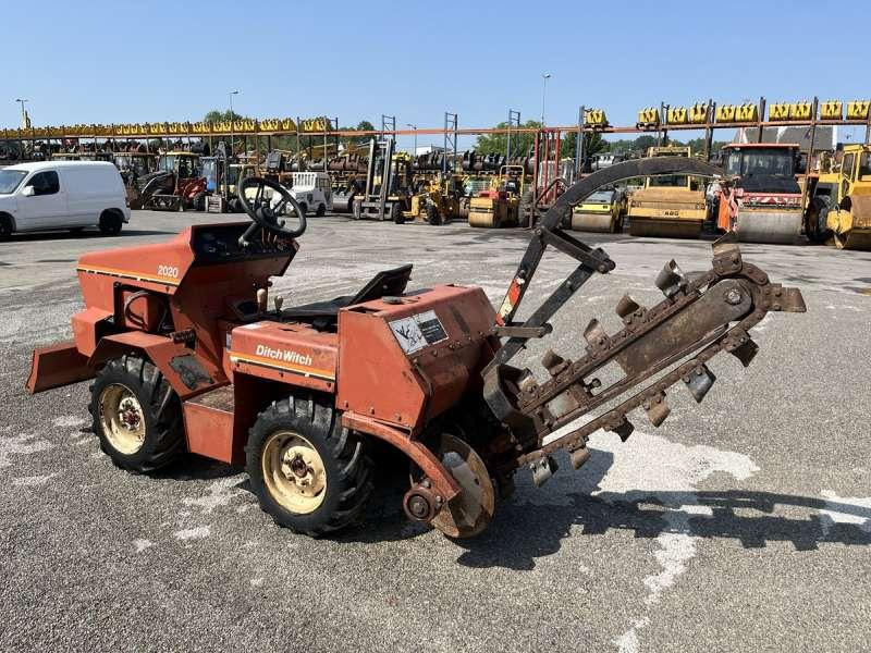 DITCH WITCH 2020K - Máy đào hào: hình 5 DITCH WITCH 2020K - Máy đào hào: hình 5