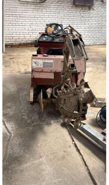 DITCH WITCH 2020K - Máy đào hào: hình 4 DITCH WITCH 2020K - Máy đào hào: hình 4