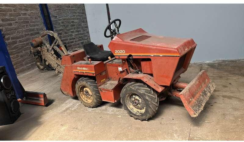 DITCH WITCH 2020K - Máy đào hào: hình 1 DITCH WITCH 2020K - Máy đào hào: hình 1