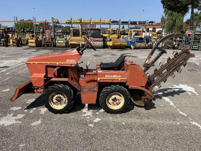 DITCH WITCH 2020K - Máy đào hào: hình 4 DITCH WITCH 2020K - Máy đào hào: hình 4