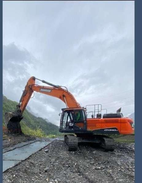 Doosan DX340 LC-5 - Máy xúc bánh xích: hình 2 Doosan DX340 LC-5 - Máy xúc bánh xích: hình 2