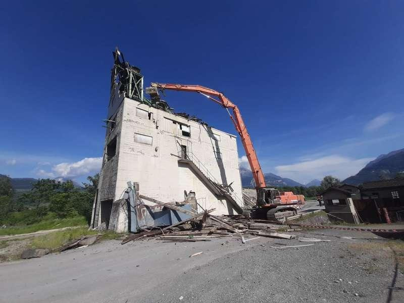 Hitachi EX400LC - Máy xúc phá dỡ: hình 4 Hitachi EX400LC - Máy xúc phá dỡ: hình 4