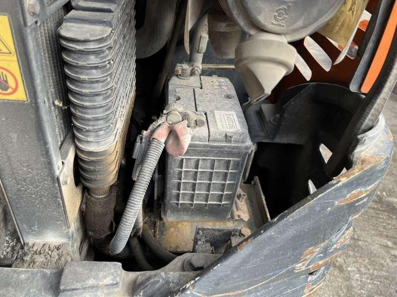 Máy xúc mini Hitachi ZX25 CLR: hình 17